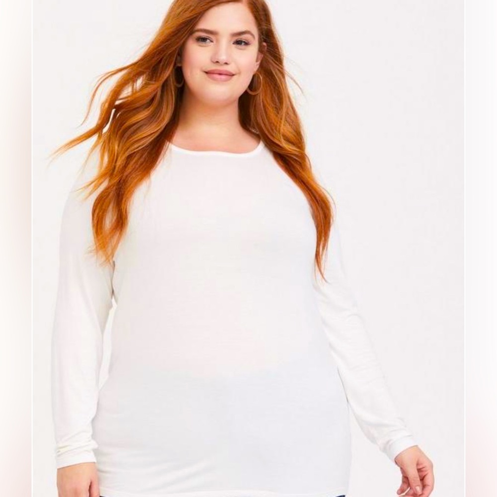 Torrid white Super soft crew neck long sleeve tee. Size 3
